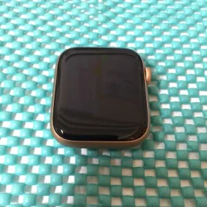 Apple Watch Ultra 2 GPS & Cellular 49mm バッテリー交換 — 修理の様子