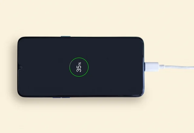 AQUOS R6 バッテリー交換 — 修理の様子