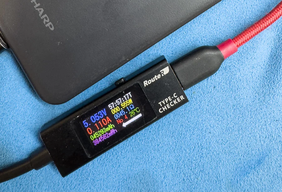 AQUOS sense3 plus 起動不良修理 — 修理の様子