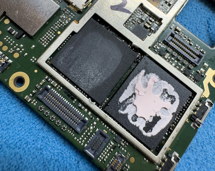 AQUOS sense3 lite システム修復 — 修理の様子