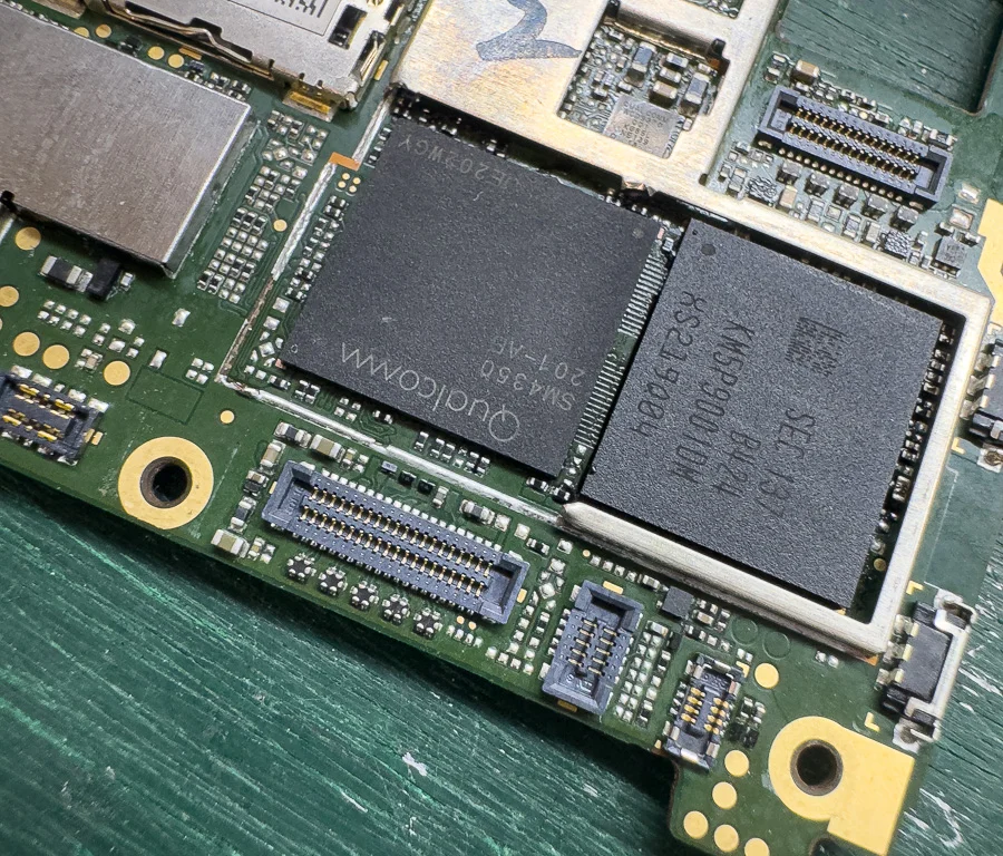 AQUOS sense3 システム修復 — 修理の様子