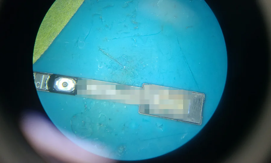 AQUOS R2 Compact WiFi修理 — 修理の様子