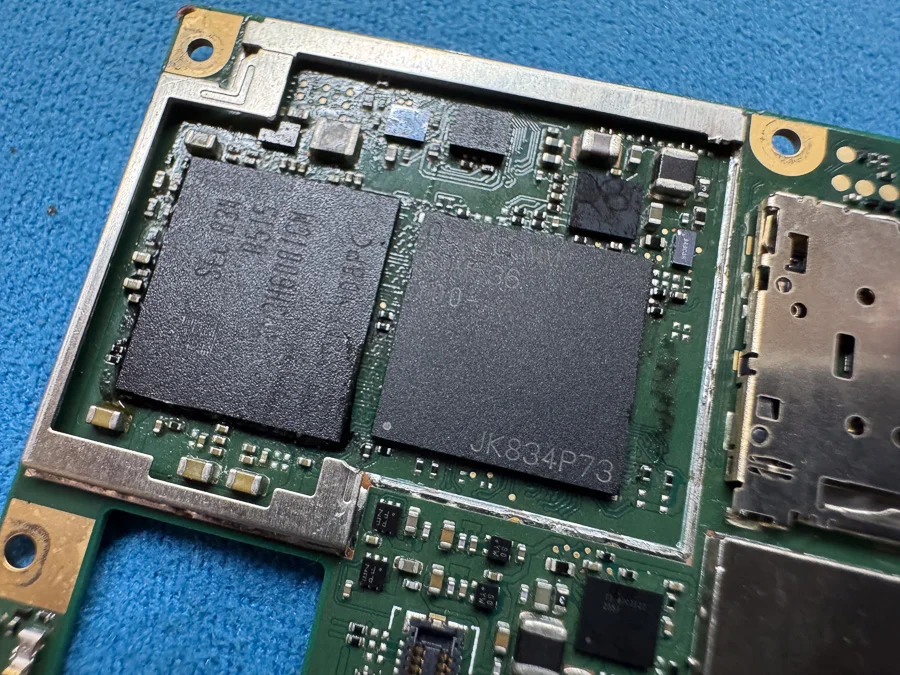 AQUOS sense3 basic システム修復 — 修理の様子