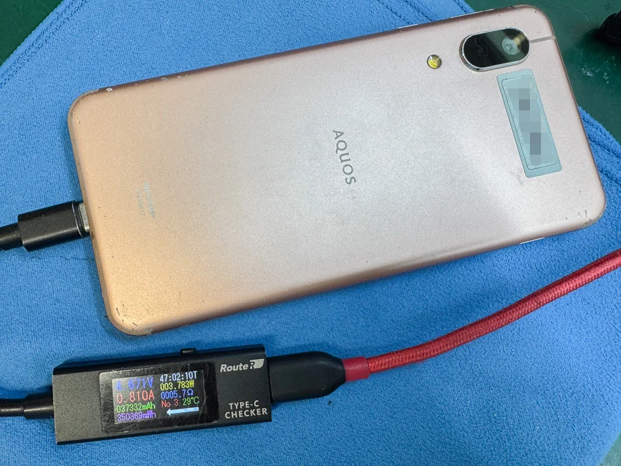 AQUOS zero6 充電口修理 — 修理の様子