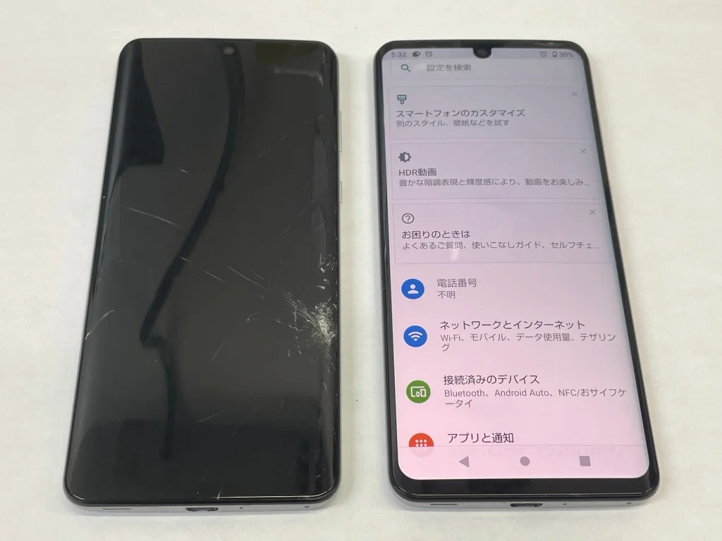 AQUOS R3 画面割れ修理 — 修理の様子
