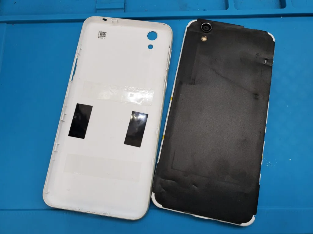 AQUOS R 画面割れ修理 — 修理の様子