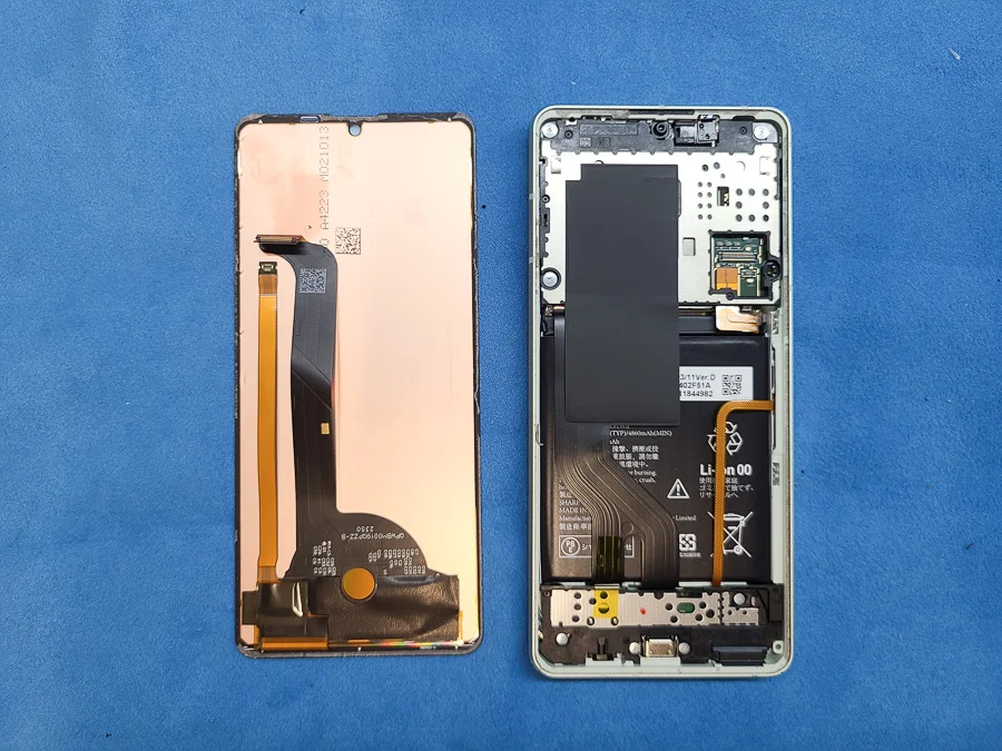 AQUOS sense plus 画面割れ修理 — 修理の様子