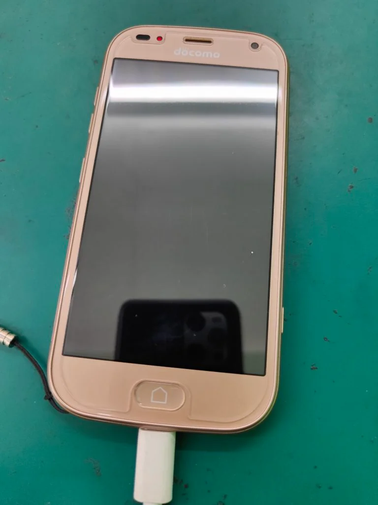 arrows J バッテリー交換 — 修理の様子