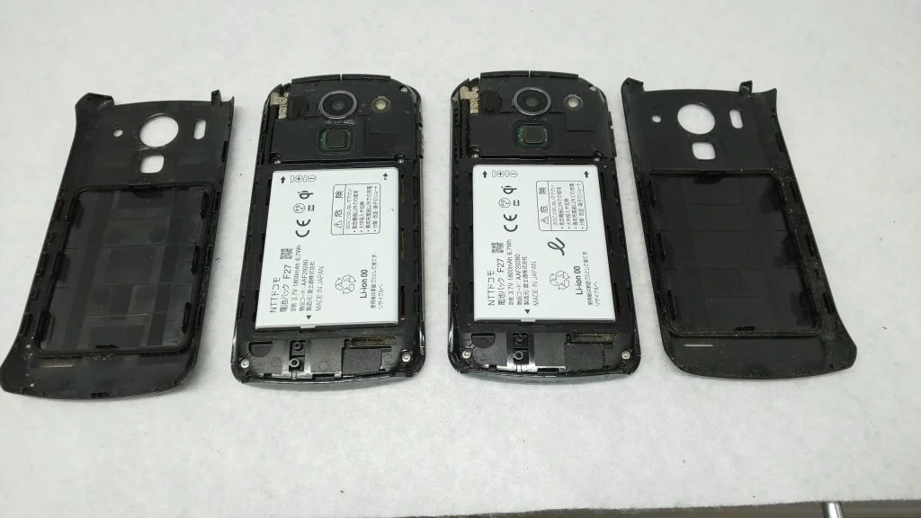 arrows Be4 Plus バッテリー交換 — 修理の様子