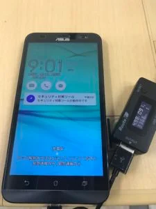 ZenFone 2 ZE551ML バッテリー交換 — 修理の様子