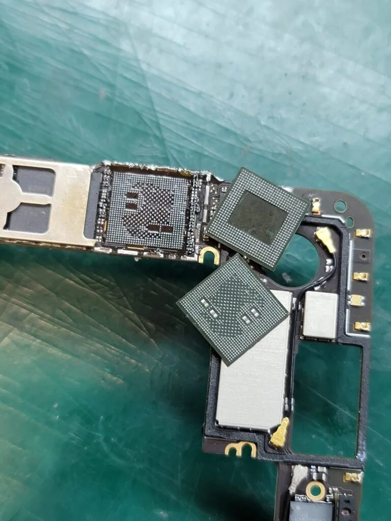 ZenFone Max (M2) ZB633KL 通信修理 — 修理の様子