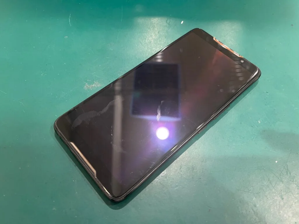 ZenFone Selfie ZD551KL 起動不良修理 — 修理の様子