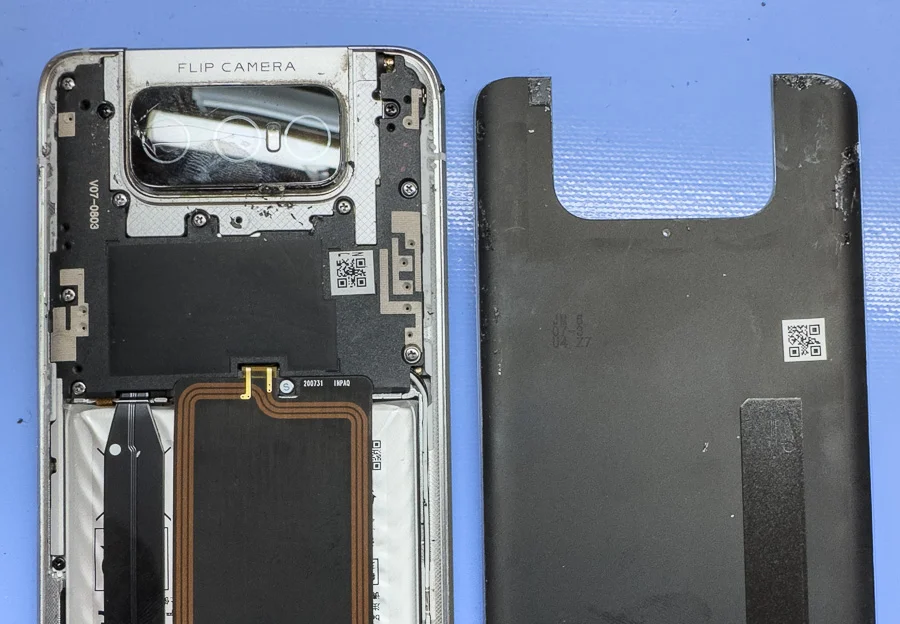 ZenFone 2 Laser ZE551KL 通信修理 — 修理の様子