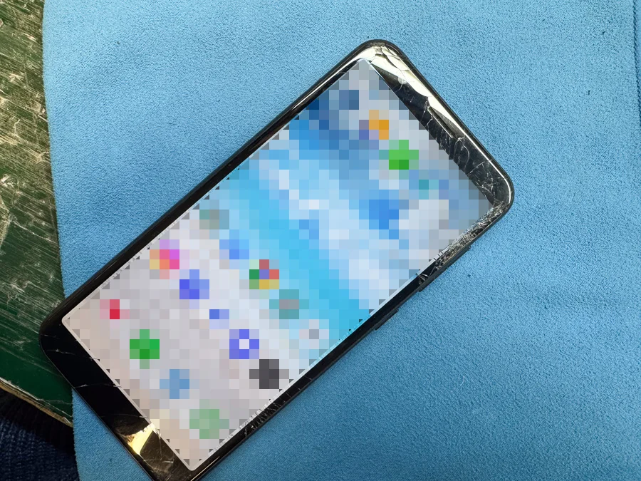 ROG Phone 5 Pro ZS673KS システム修復 — 修理の様子