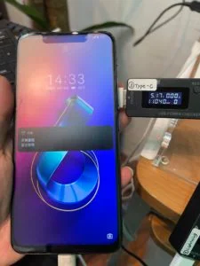 ROG Phone 5 Ultimate ZS673KS 充電口修理 — 修理の様子