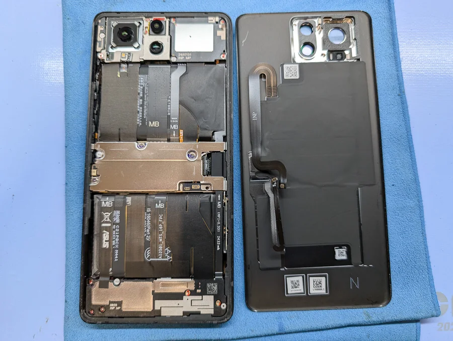 ZenFone 4 Selfie Pro ZD552KL 充電口修理 — 修理の様子