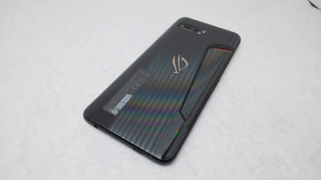 ZenFone 6 ZS630KL 画面割れ修理 — 修理の様子
