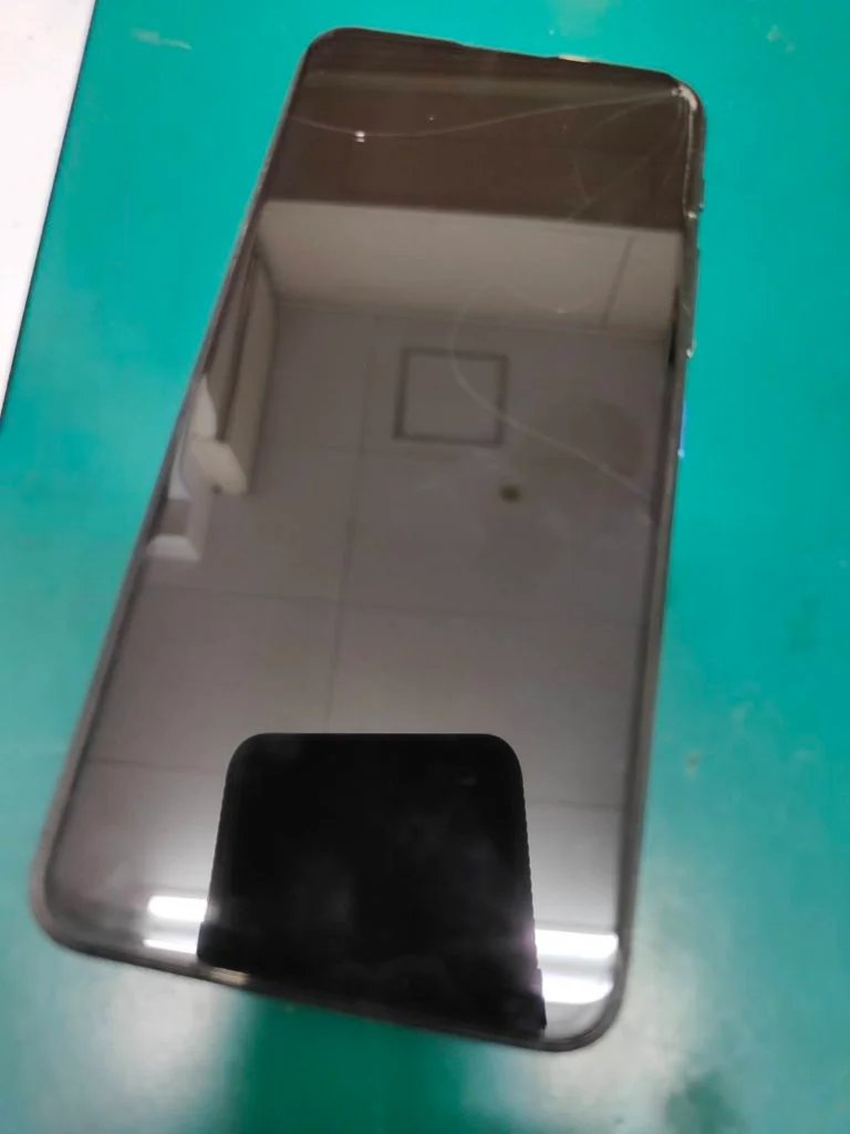 ZenFone Max (M2) ZB633KL データ復旧 — 修理の様子