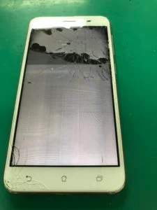 ZenFone 7 ZS670KS 液晶修理 — 修理の様子