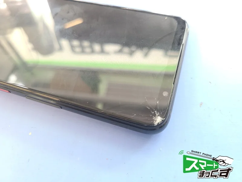ZenFone Max Pro (M2) ZB631KL 画面割れ修理 — 修理の様子