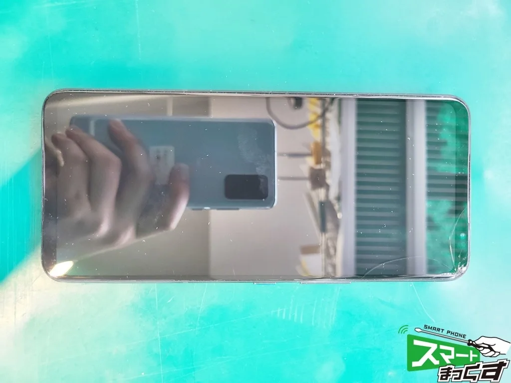 ZenFone Max (M1) ZB555KL 画面割れ修理 — 修理の様子