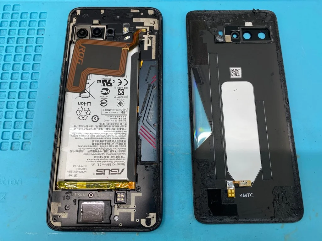 ZenFone 4 Max ZC520KL 液晶修理 — 修理の様子