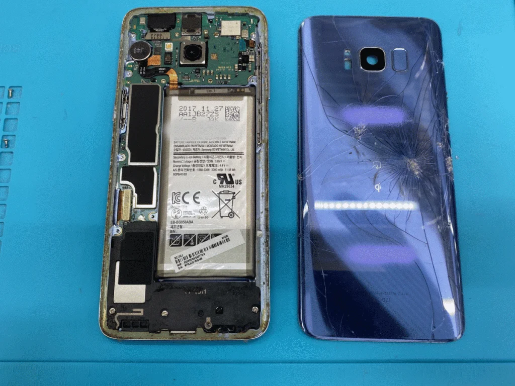 Galaxy S23 Ultra 背面パネル修理 — 修理の様子