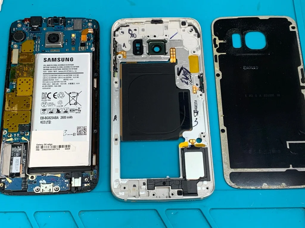 Galaxy S22 Ultra バッテリー交換 — 修理の様子