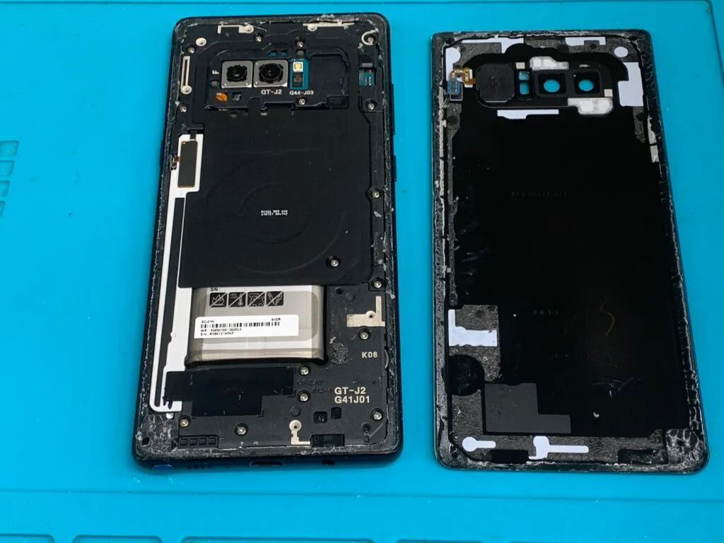 Galaxy Note20 Ultra 5G バッテリー交換 — 修理の様子