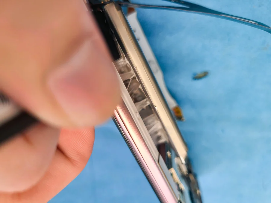 Galaxy Note8 バッテリー交換 — 修理の様子