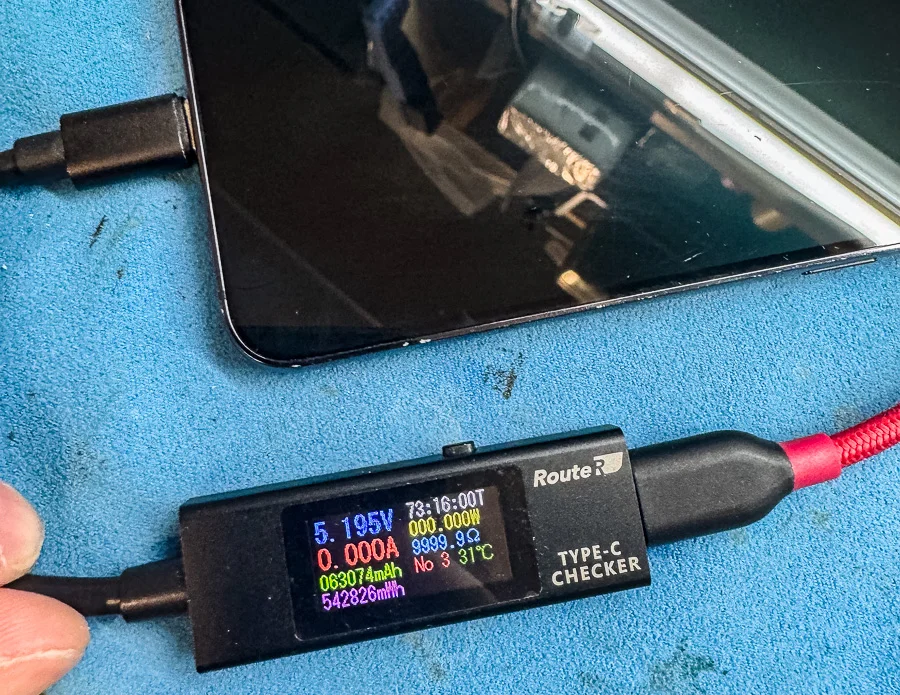 Galaxy S20 5G 無線 WiFi修理 — 修理の様子