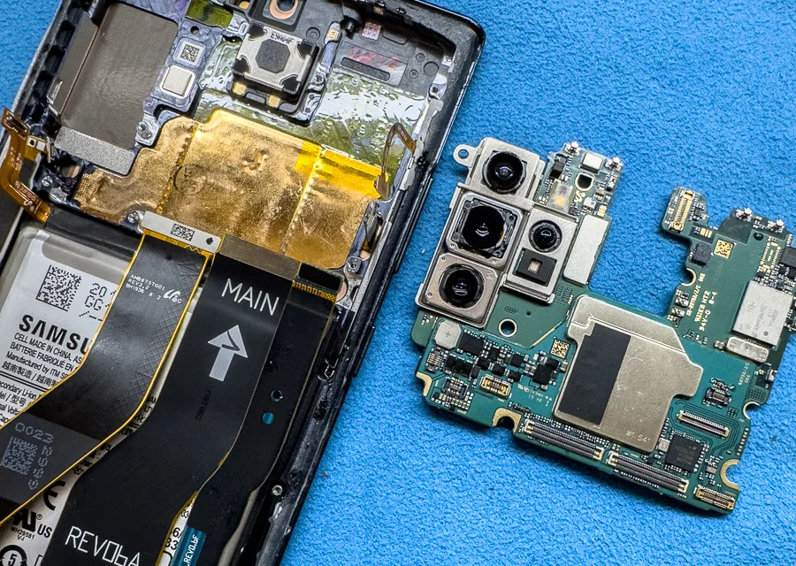 Galaxy Note8 通信修理 — 修理の様子