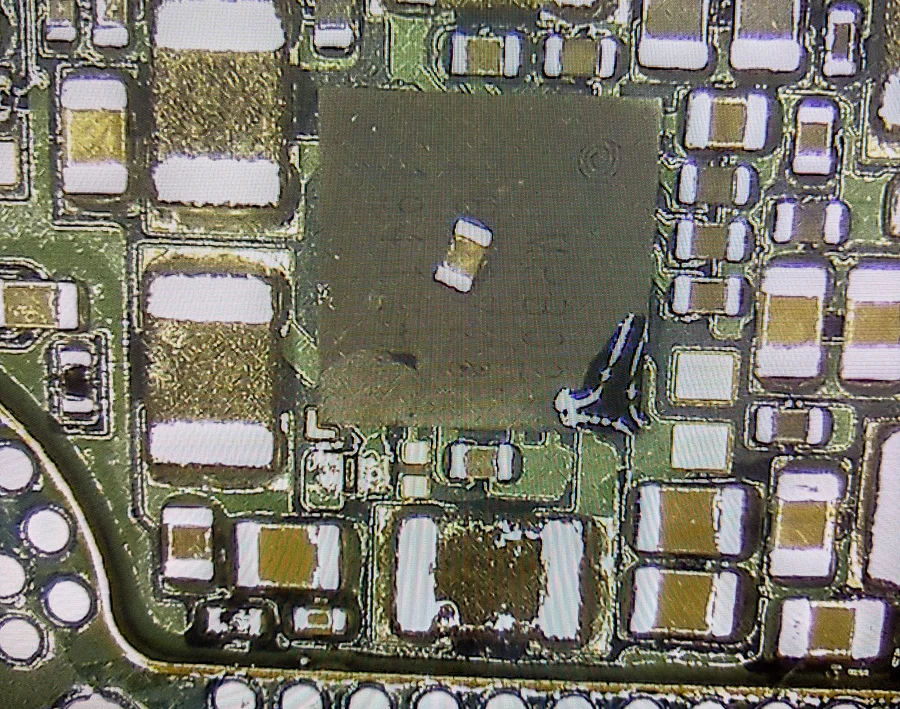 Galaxy A30(日本版) 通信修理 — 修理の様子