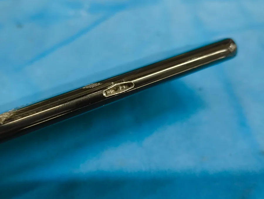 Galaxy S22 Ultra 通信修理 — 修理の様子