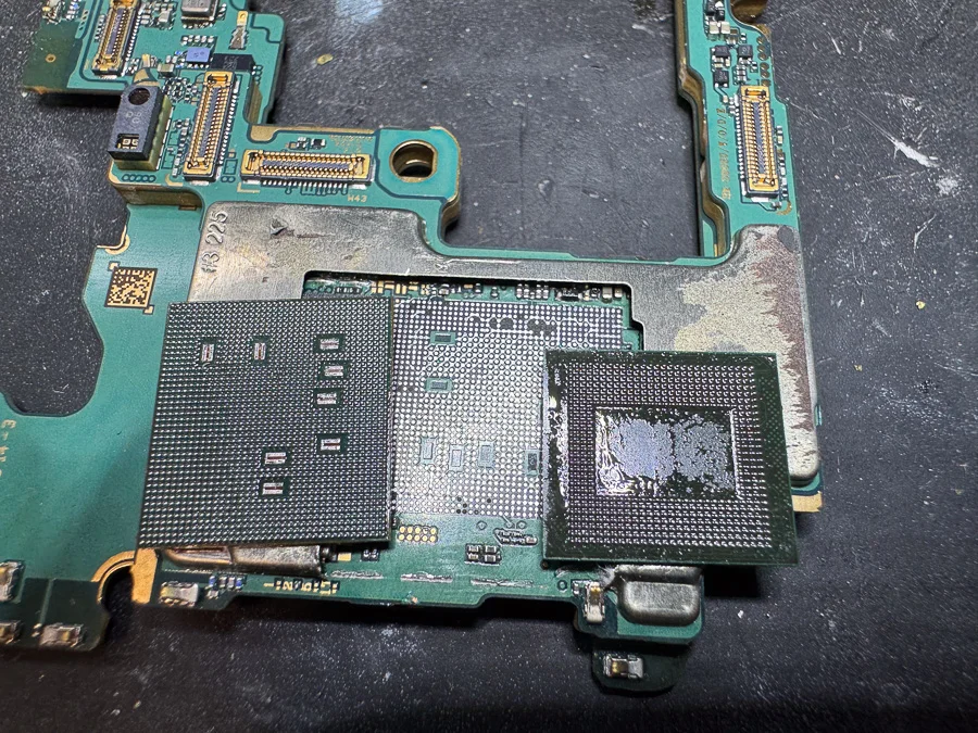 Galaxy A50 WiFi修理 — 修理の様子