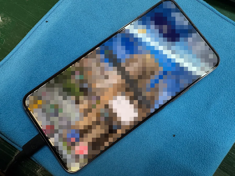 Galaxy S5 基板修理 — 修理の様子