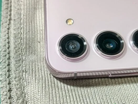 Galaxy S8+ カメラ修理 — 修理の様子