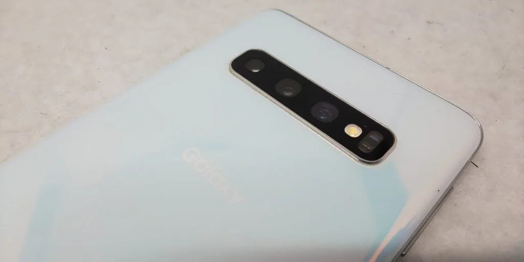 Galaxy S23 Ultra カメラ修理 — 修理の様子