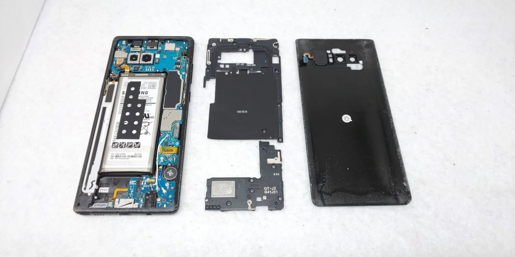 Galaxy S20+ 5G 画面割れ修理 — 修理の様子