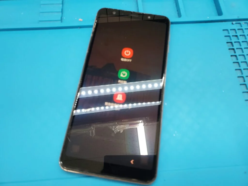 Galaxy S24 Ultra 画面割れ修理 — 修理の様子