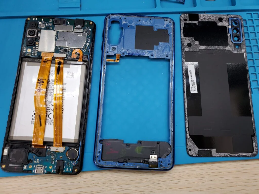 Galaxy A50 バッテリー交換 — 修理の様子