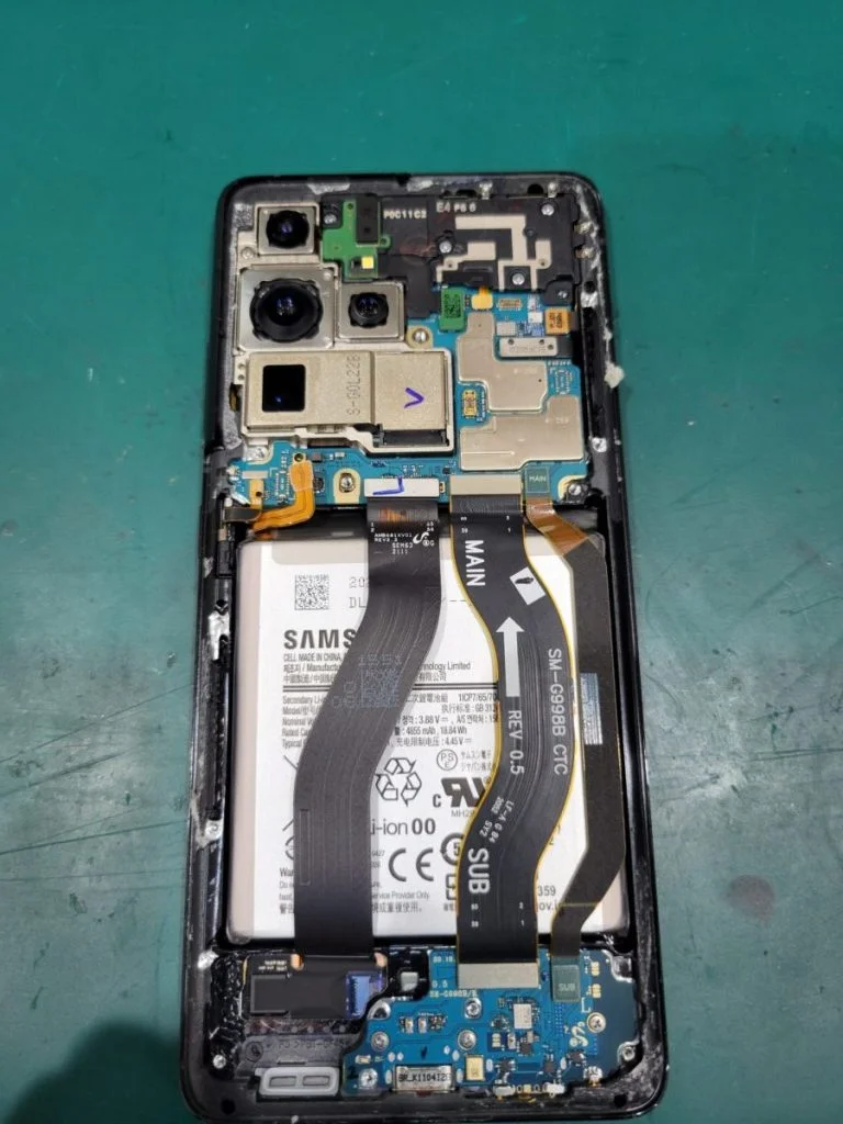 Galaxy S6 Edge システム修復 — 修理の様子