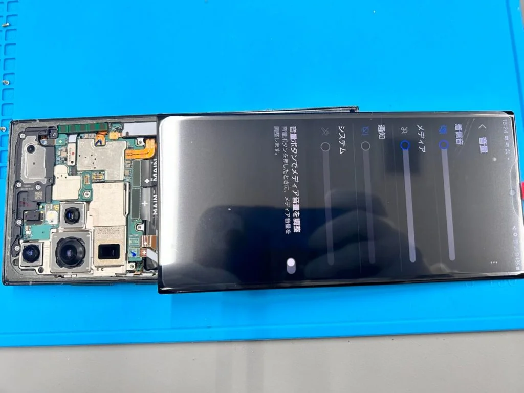 Galaxy Note20 Ultra 5G 基板修理 — 修理の様子