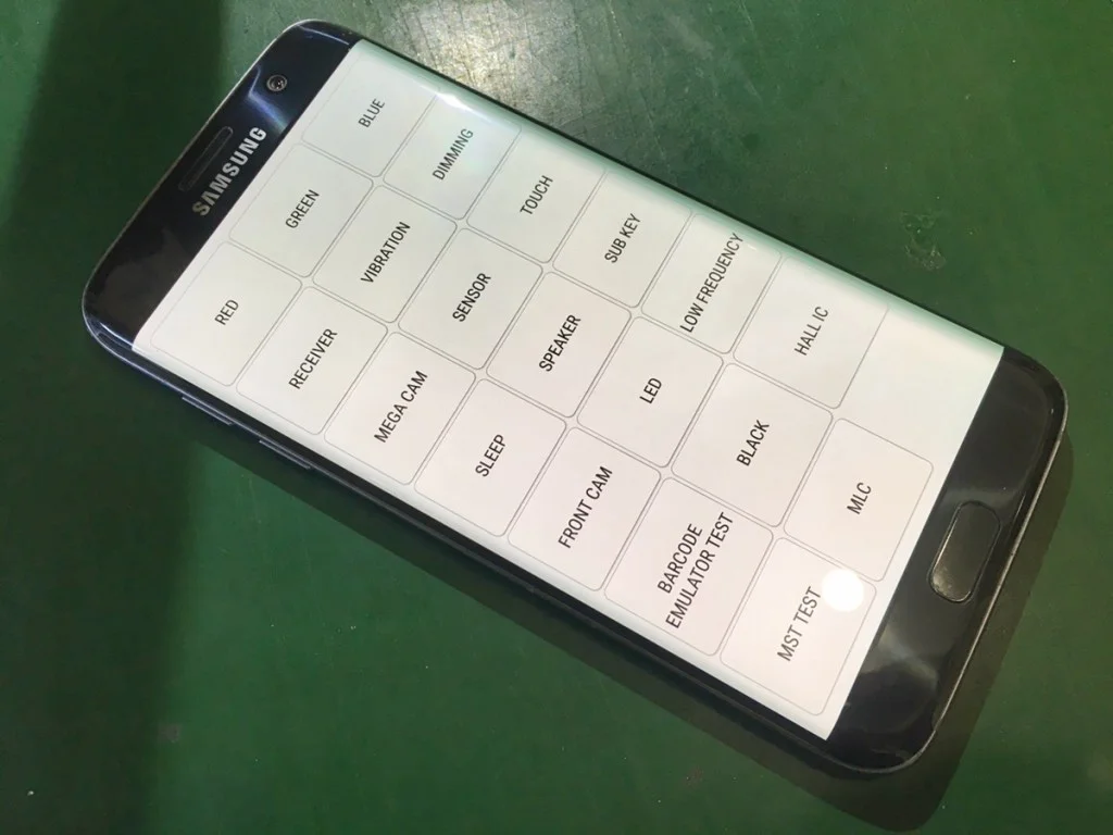 Galaxy Feel 液晶修理 — 修理の様子