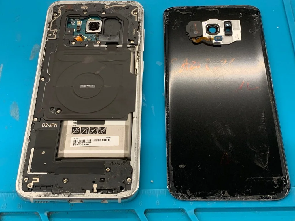 Galaxy A70 バッテリー交換 — 修理の様子