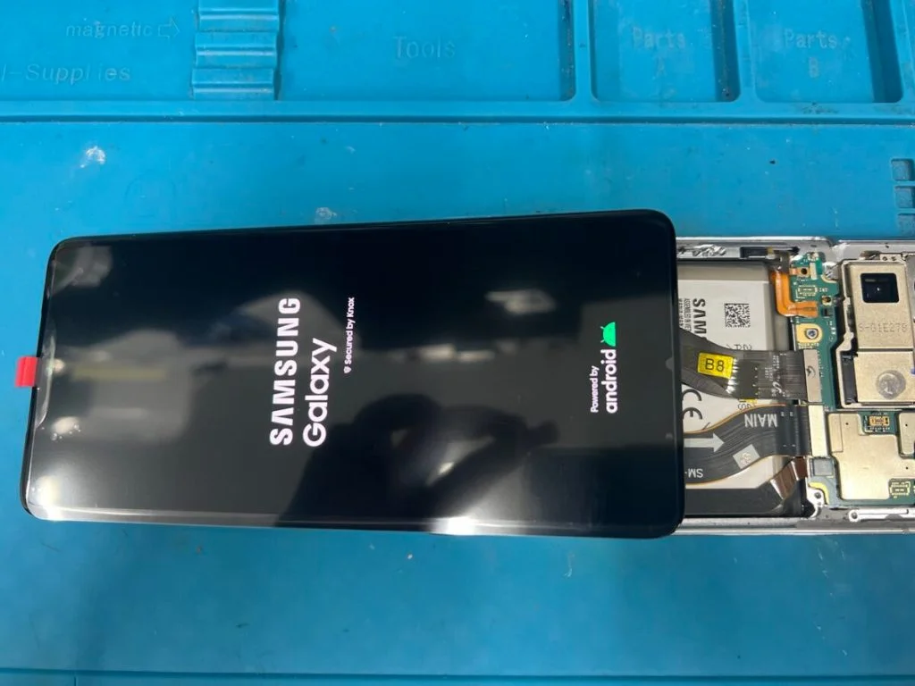 Galaxy Note9 液晶修理 — 修理の様子