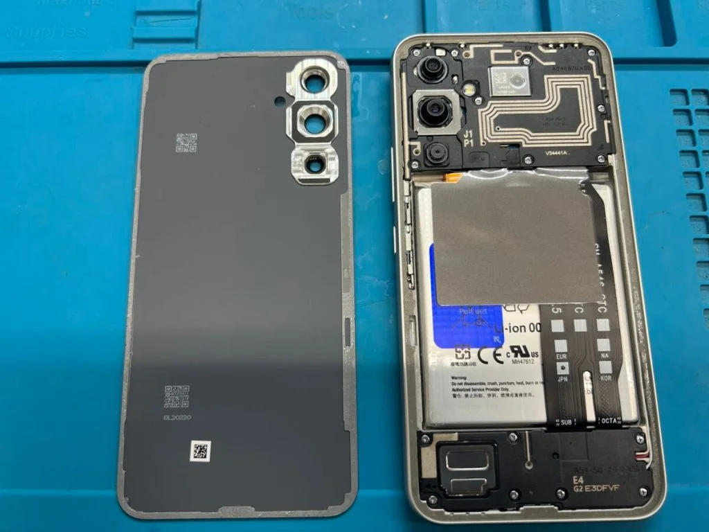 Galaxy S7 Edge 画面割れ修理 — 修理の様子