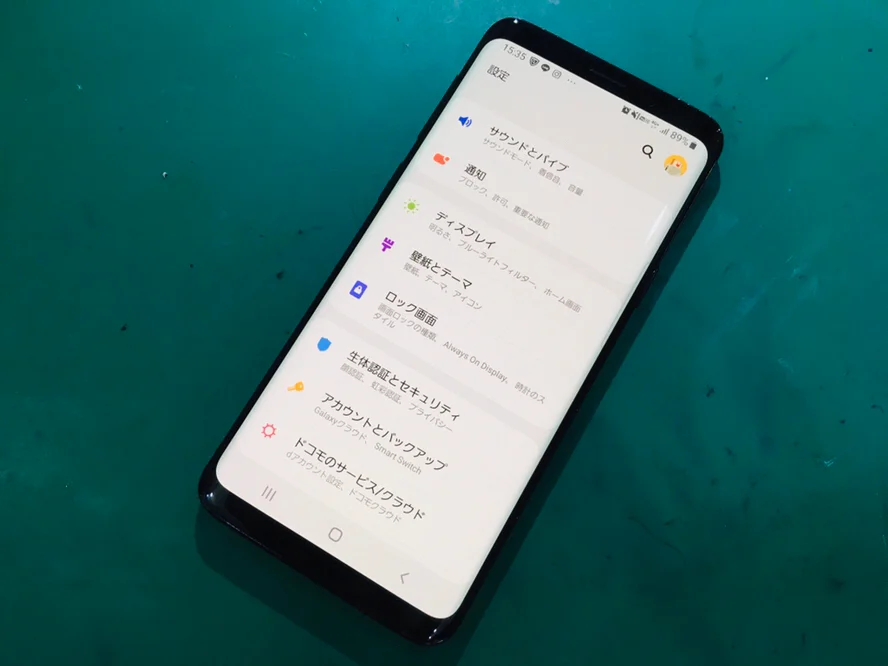 Galaxy A70 画面割れ修理 — 修理の様子