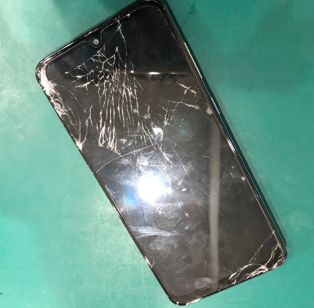 Galaxy A53 5G(日本版) 液晶修理 — 修理の様子