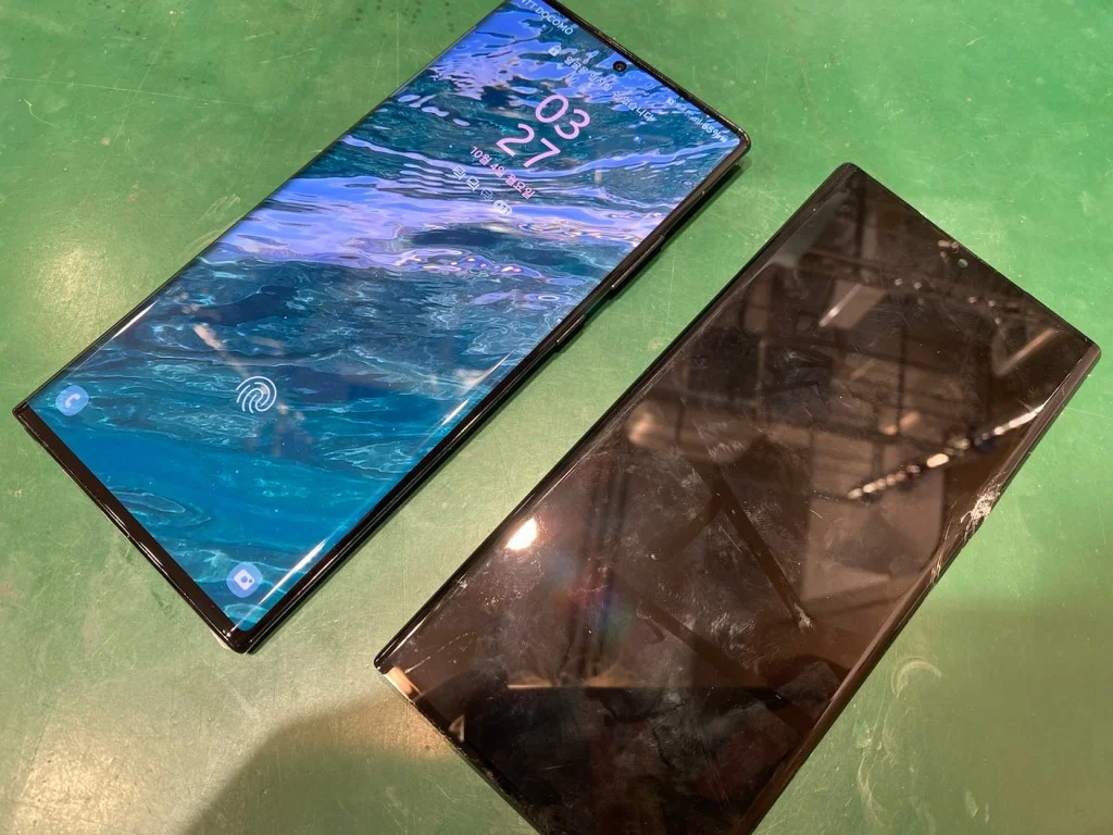 Galaxy Z Fold4 液晶修理 — 修理の様子